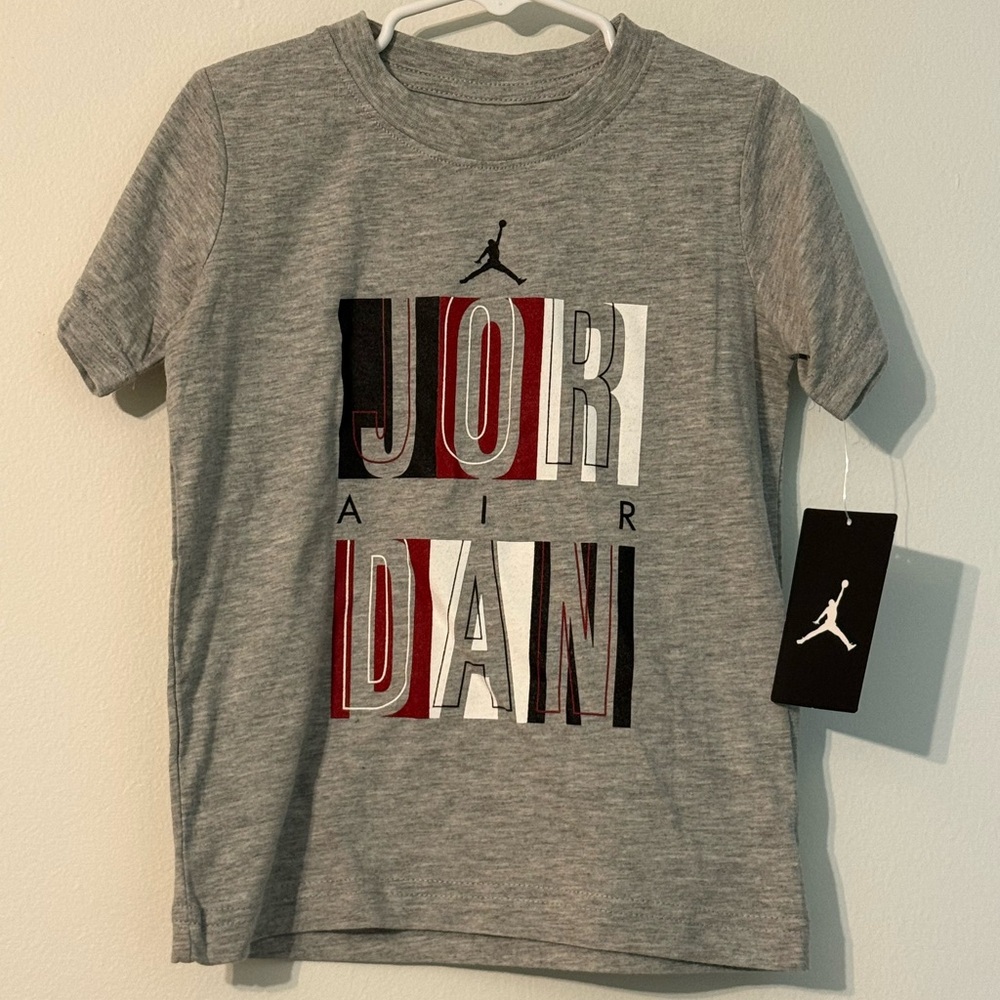 Air Jordan NWT Kids Gray Graphic T-Shirt Size 7 Carbon Heather Gray